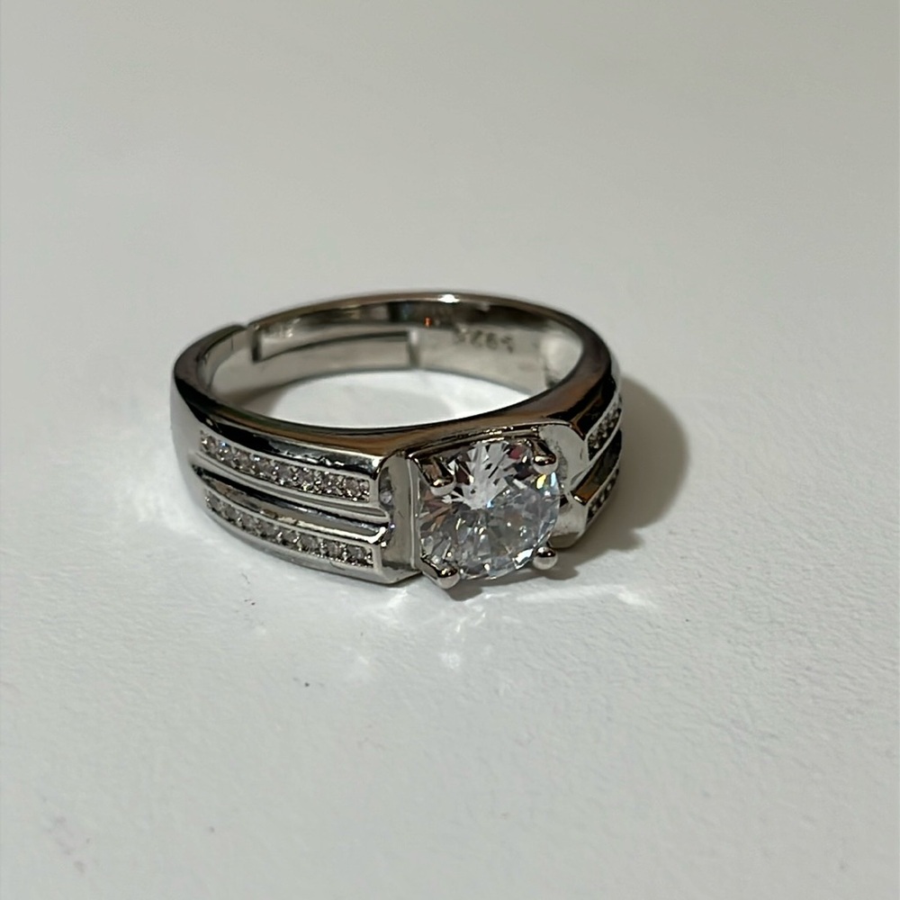 1ct Moissanite Ring with GRA Certificate - Picture 6 of 8